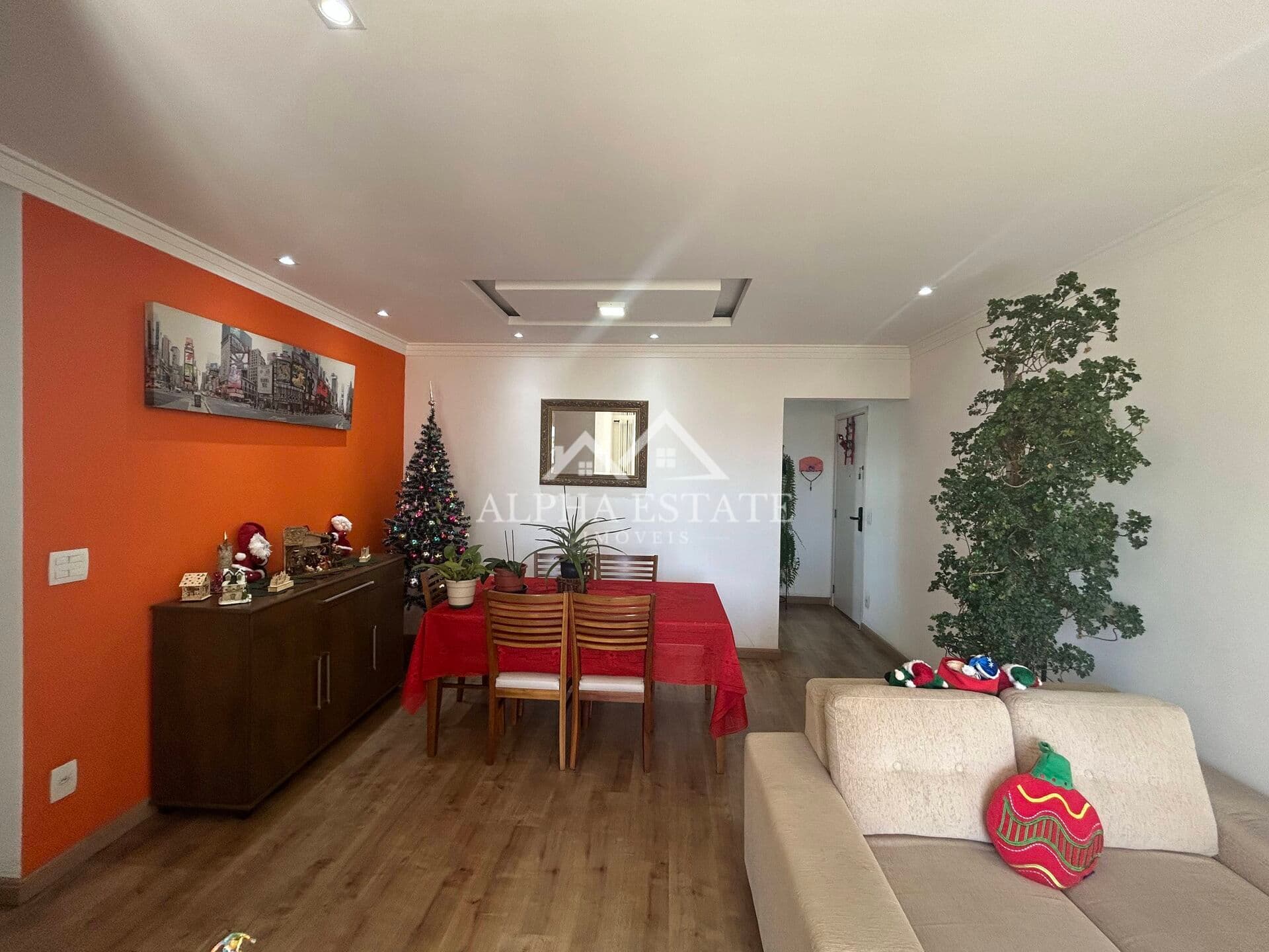 Apartamento em Jardim Tupanci, Barueri