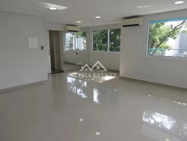 Sala Andar no Centro Comercial Alphaville