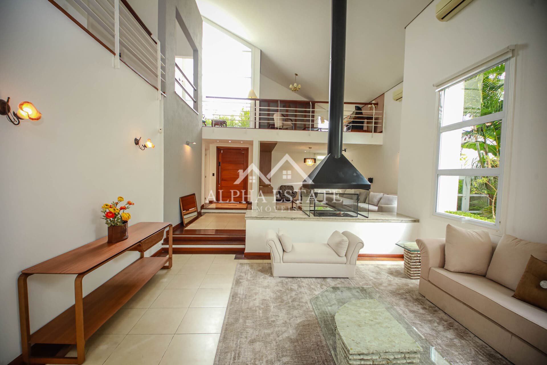 Casa Alto Padrão para locação no Tambore