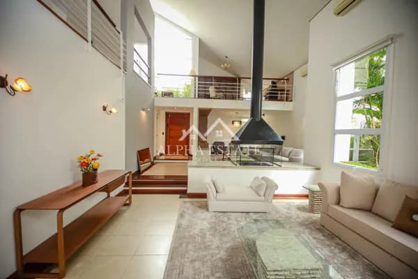 Casa Alto Padrão para locação no Tambore
