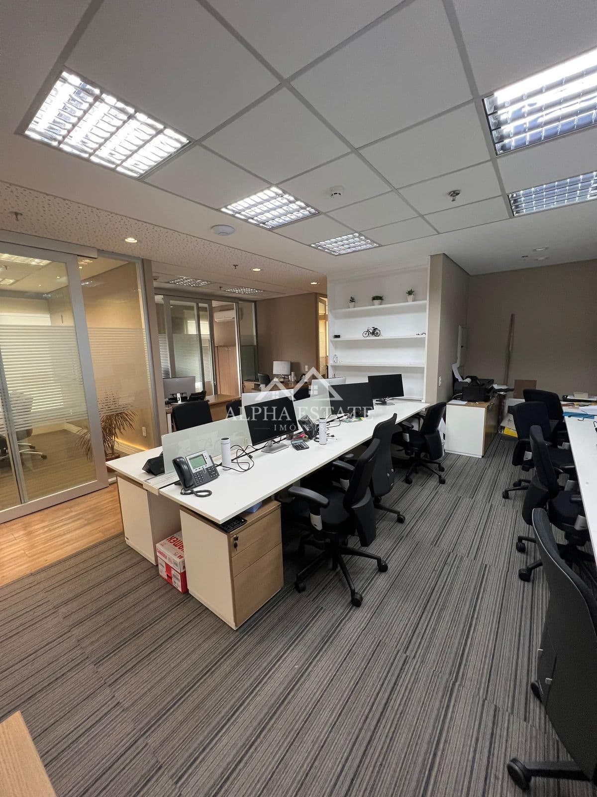 Sala Comercial Mobiliada à venda em Alphaville - Barueri/SP