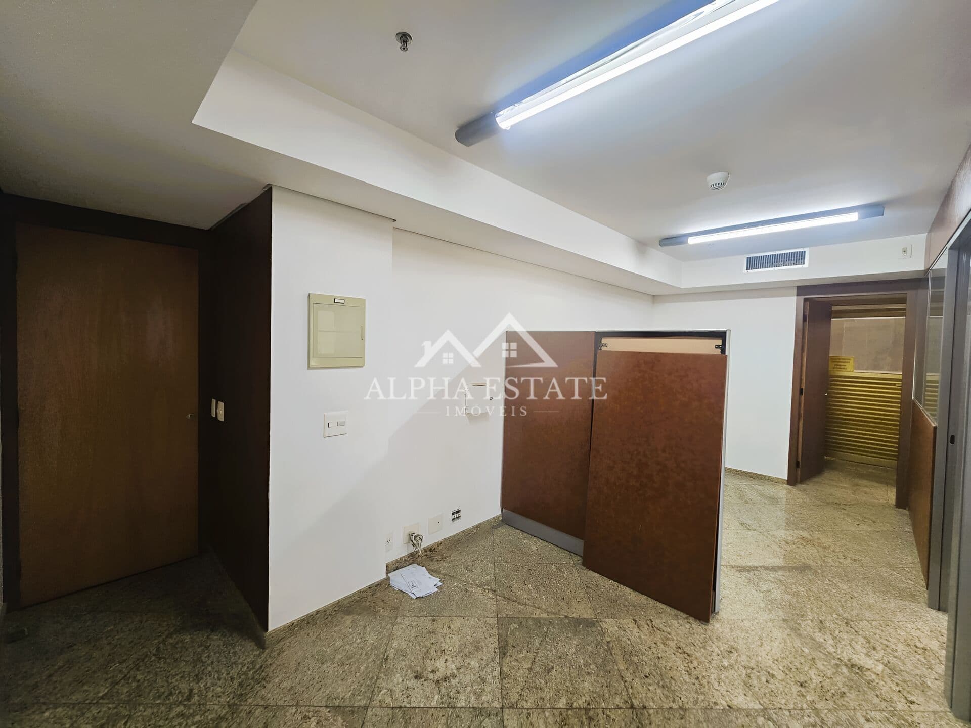Sala Andar Comercial no Edifício Guinzza