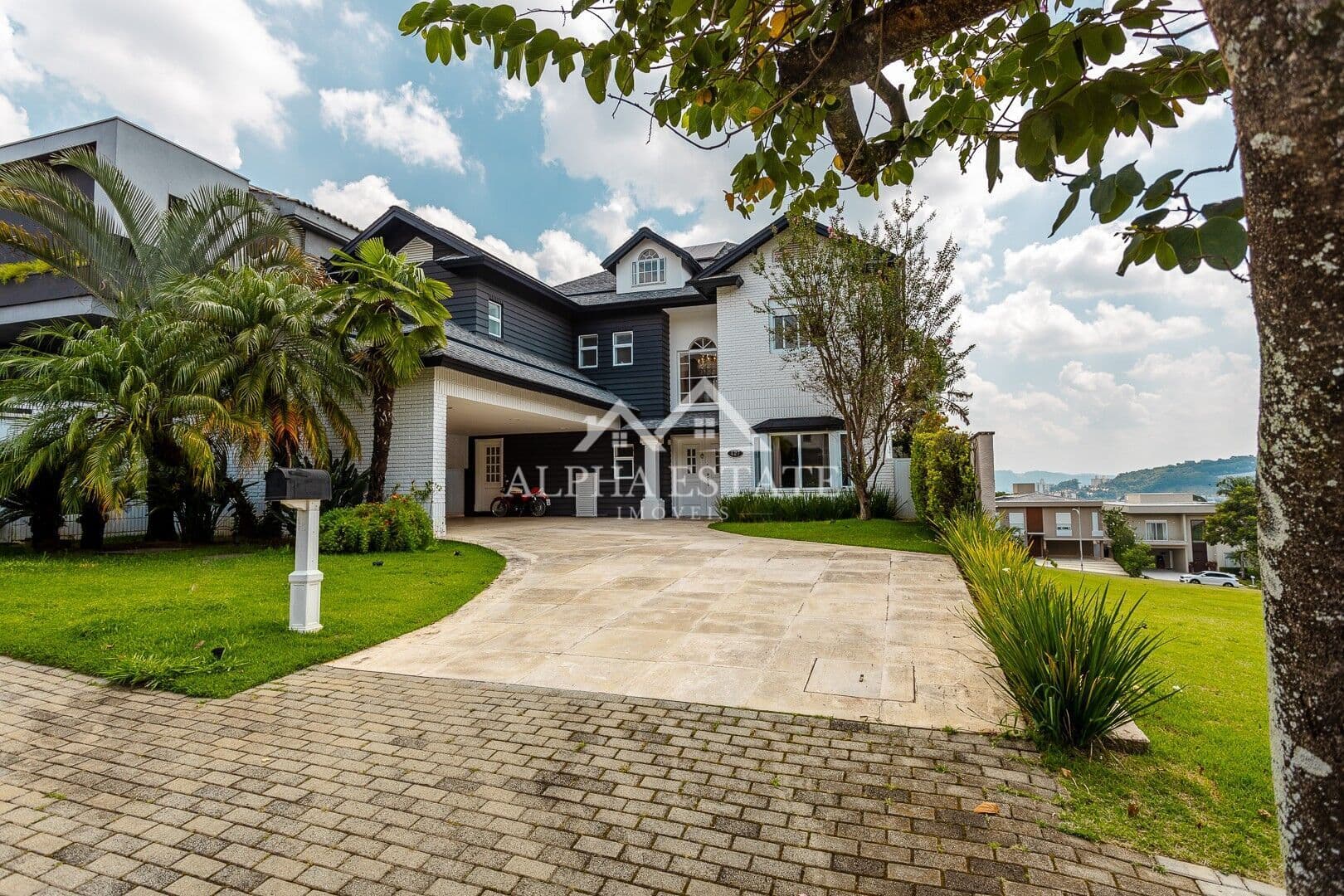 Casa Residencial Tamboré 10