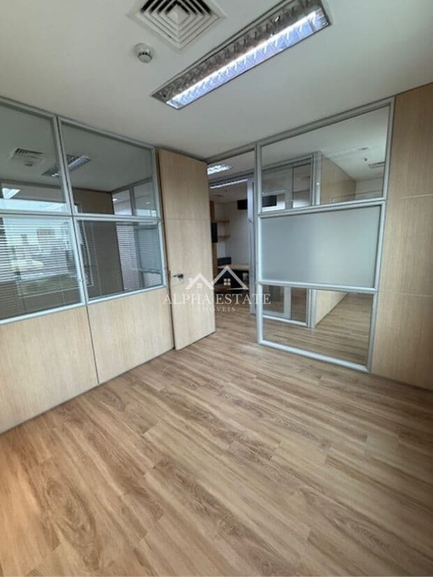 Sala em Prédio Comercial Alphaville