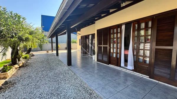 Casa ampla com 500m² + unidades independentes - Ideal para moradia e renda