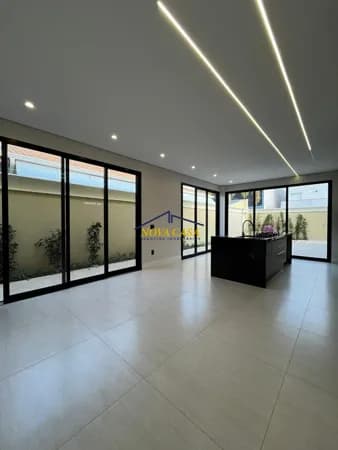 Casa Alto Padrão no condomínio Margarida de Holstein