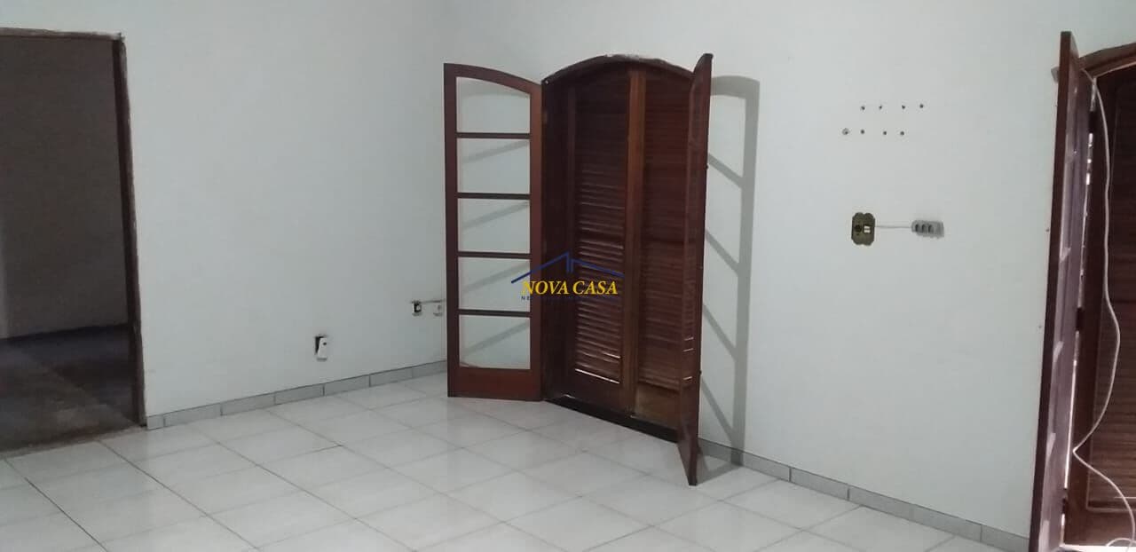 Sobrado no Jardim Montezuma