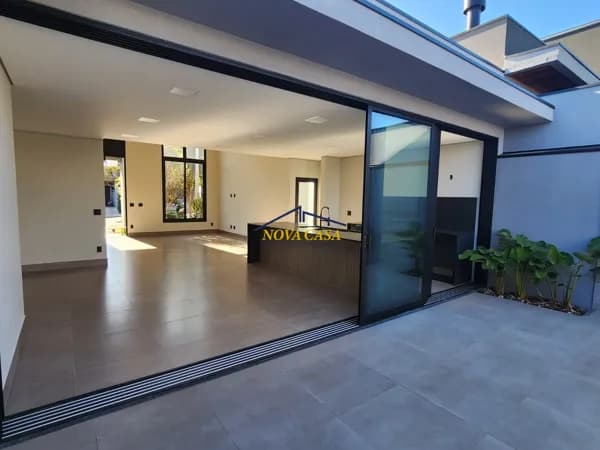 Casa em Condomínio de Alto Padrão