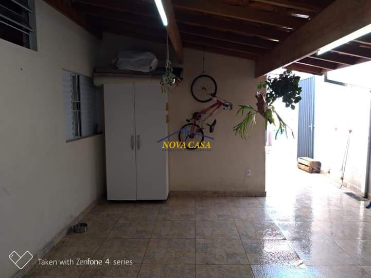 Casa Residencial com Ponto para comércio
