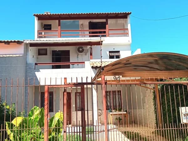 Casa Sobrado no bairro Guarujá de Porto Alegre/RS