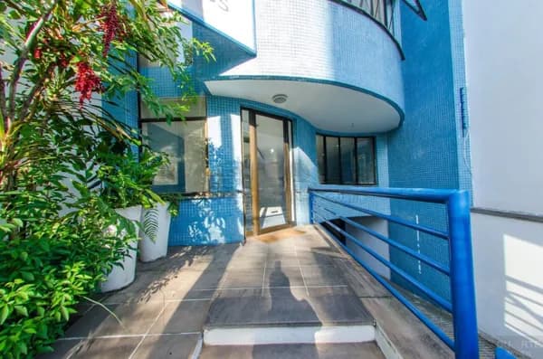 Prédio Comercial no bairro Auxiliadora de Porto Alegre/RS