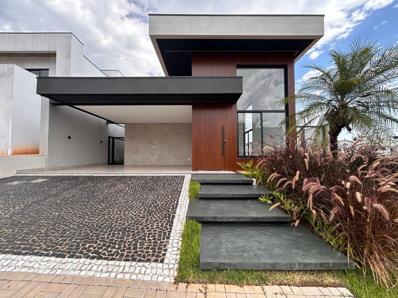 CASA TÉRREA COM 3 SUÍTES SENDO A PRINCIPAL COM CLOSET À VENDA NO CONDOMÍNIO PECAN EM ITUPEVA/SP!