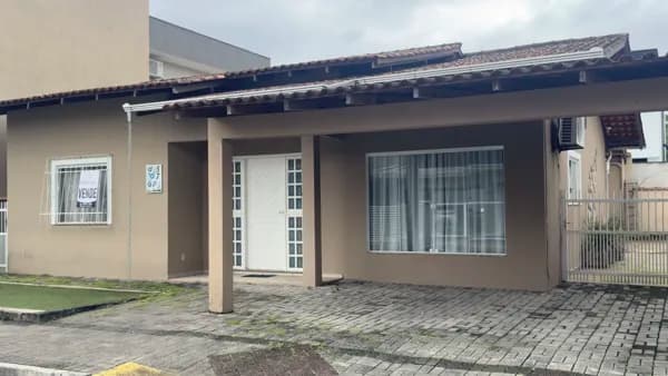 Casa em Joinville - Vila Nova