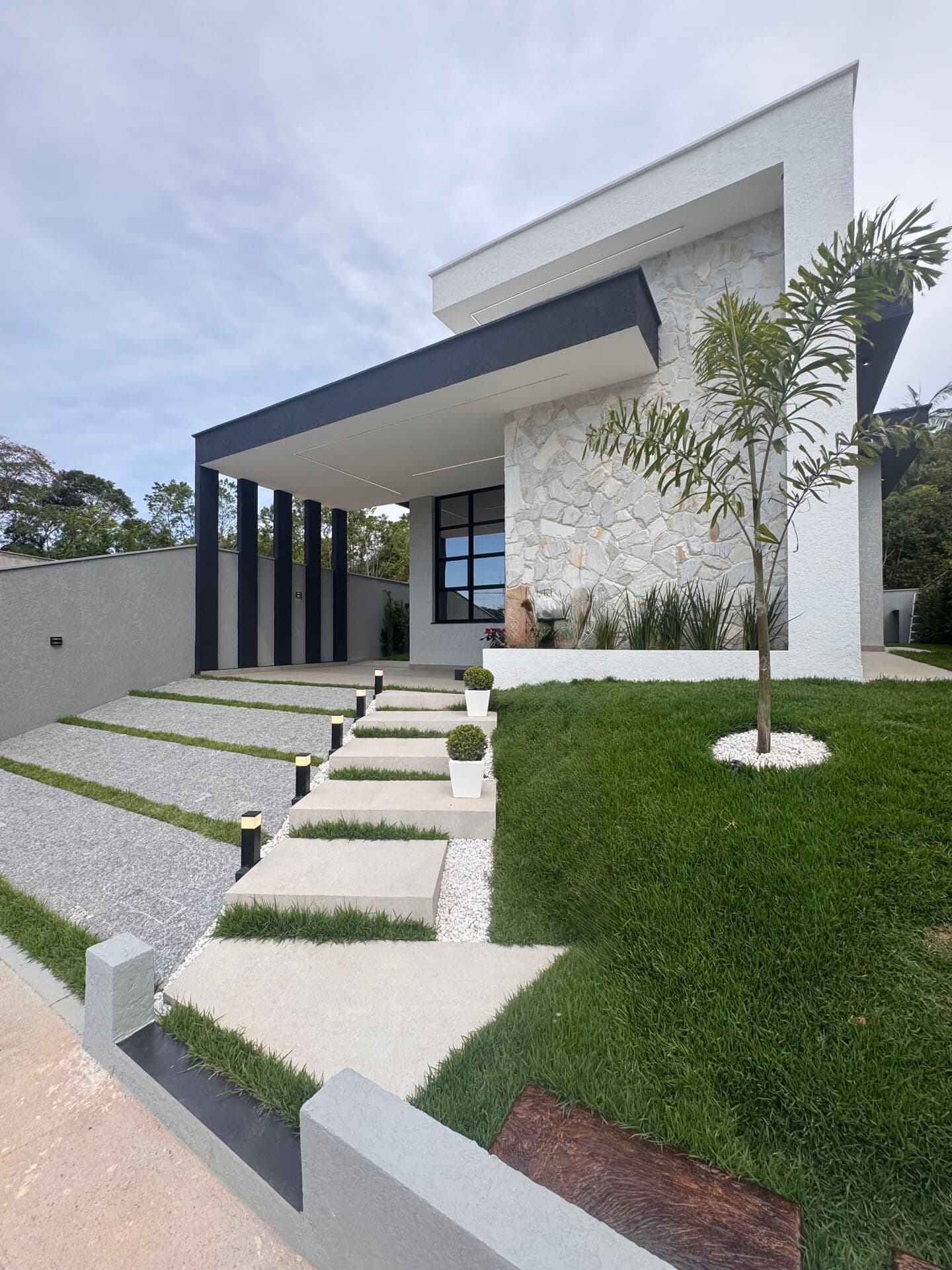 Casa Térrea no Bairro Itinga /SC