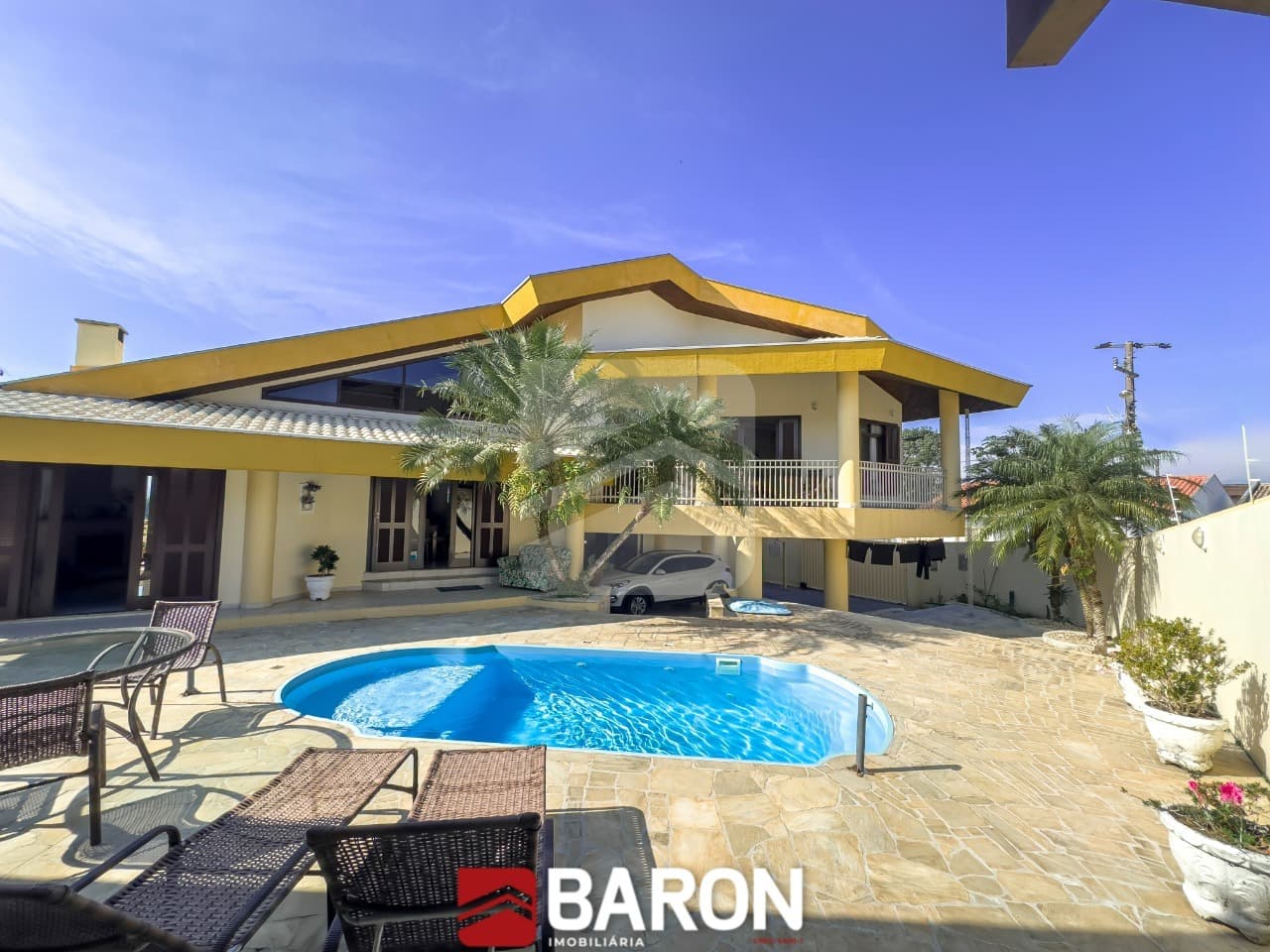 Casa - 5 Dormitórios | bairro Centro