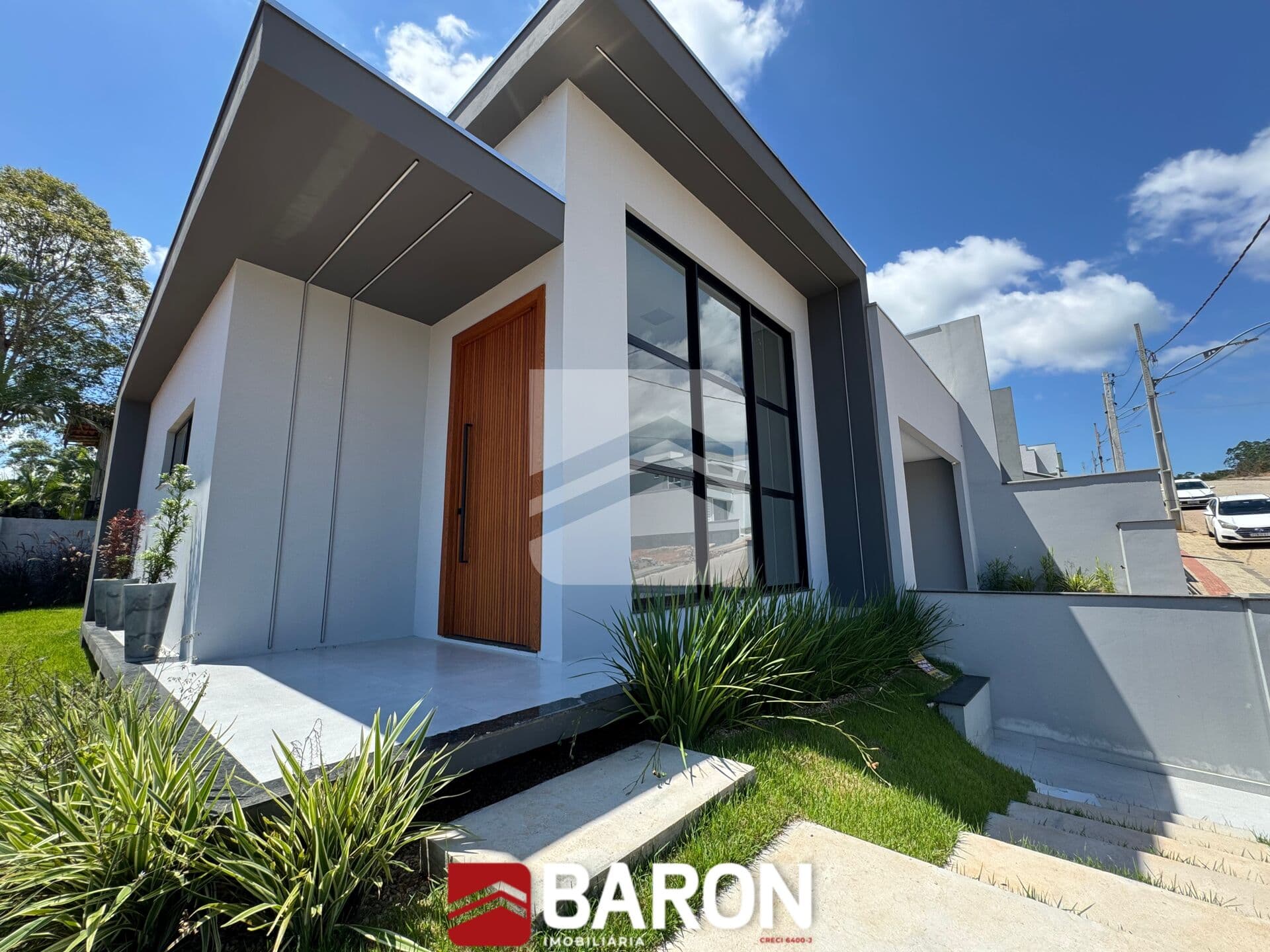 Casa - 3 Dormitórios - Bairro Centro - Guabiruba