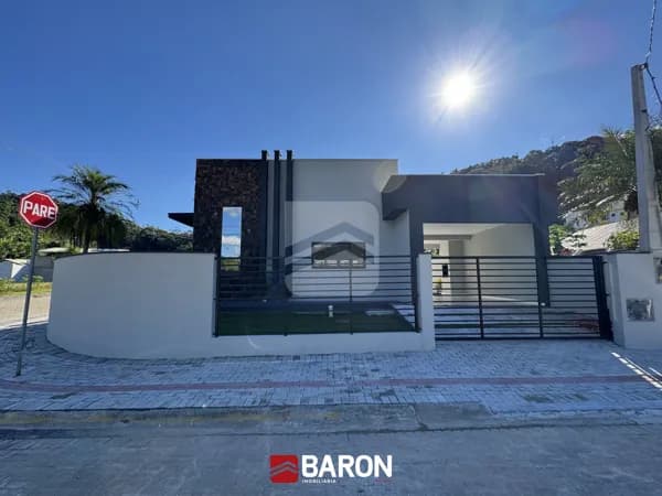 Casa - 3 Dormitórios (1 Suíte) | Bateas, Brusque