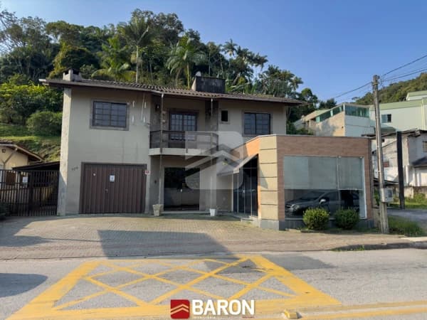 Casa - 3 dormitórios | Bairro Primeiro de Maio
