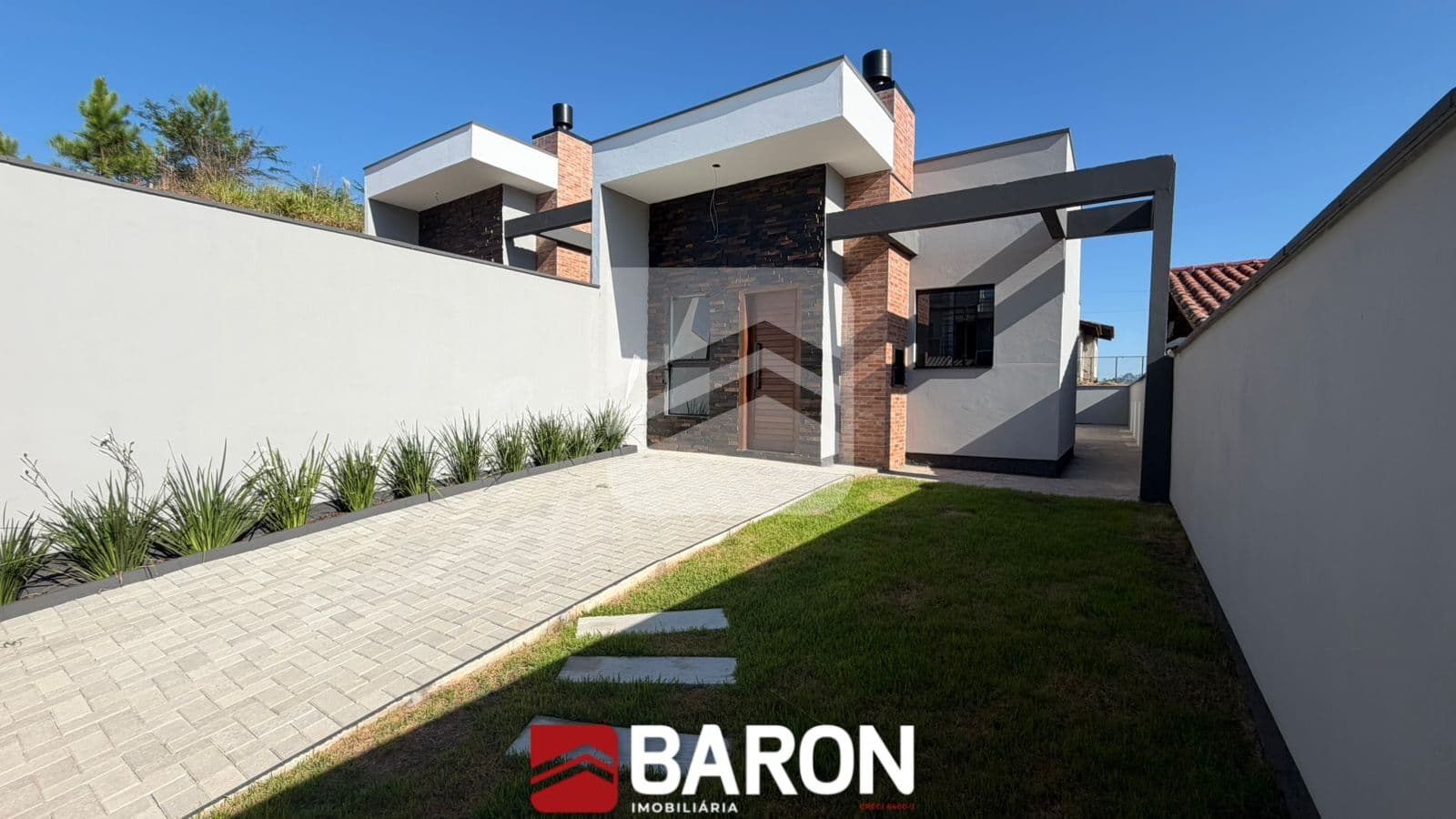 Casa - 3 Dormitórios - Bairro Águas Claras