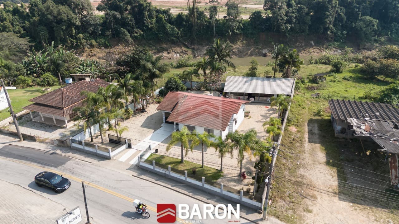 Casa - 3 Dormitórios | Bairro Limoeiro Brusque
