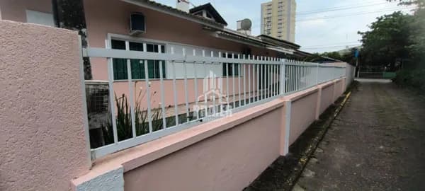 CASA NO CENTRO