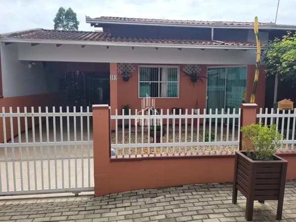 CASA MOBILIADA EM ITAJUBÁ