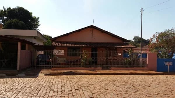 Casa Padrão para Venda em Centro Luz-MG