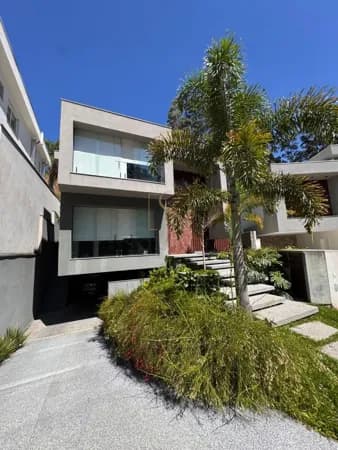 Casa Exclusiva em Rua Sem Saída no Tamboré 11 | Mobiliada e com Elevador