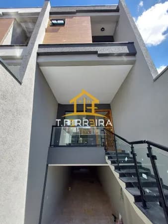 Lindo Sobrado com 03 dormitórios sendo 01 suíte e 04 vagas na Vila Granada!!!