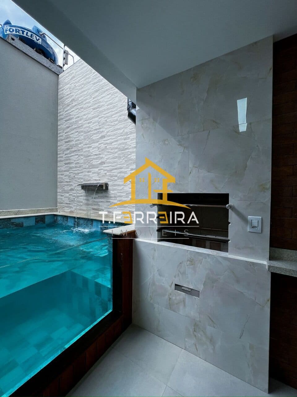 Sobrado frontal de alto padrão com piscina-SPA, cascata, 03 suítes e 03 vagas na Vila Carrão!!!