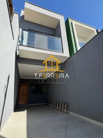 Sobrado Frontal com 03 dormitórios, sendo 01 suíte e 02 vagas no Jardim Vila Formosa!!!