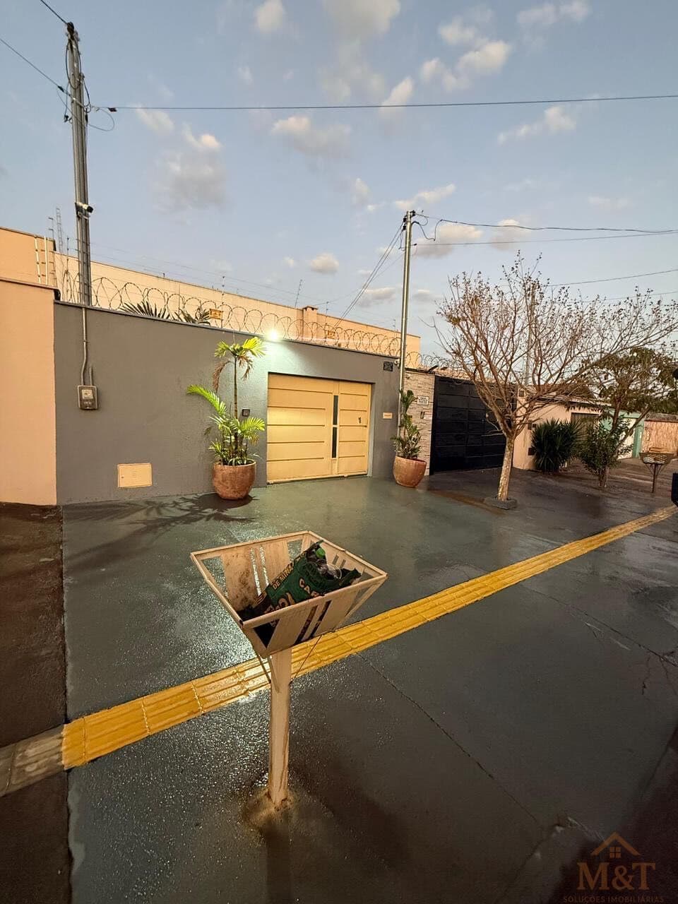 Casa 3 quartos sendo 1 suíte na Vila Brasília