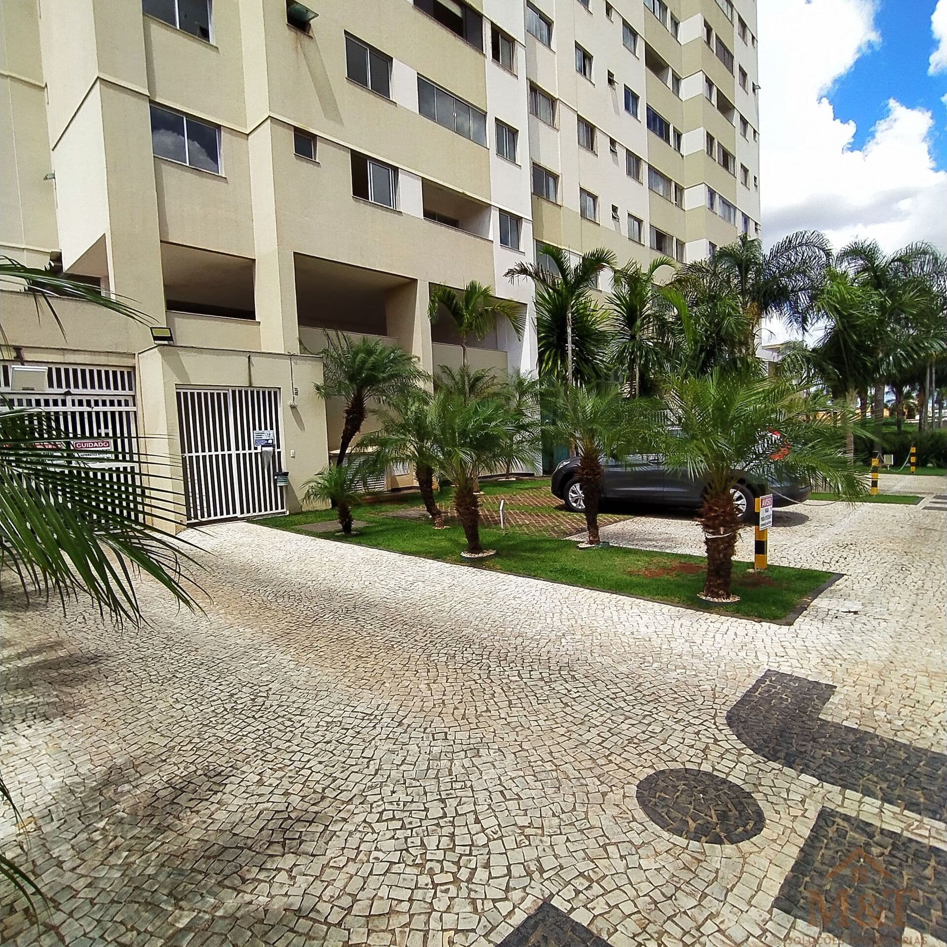 Apartamento 2 quartos sendo 1 suíte próximo ao Parque Cascavel