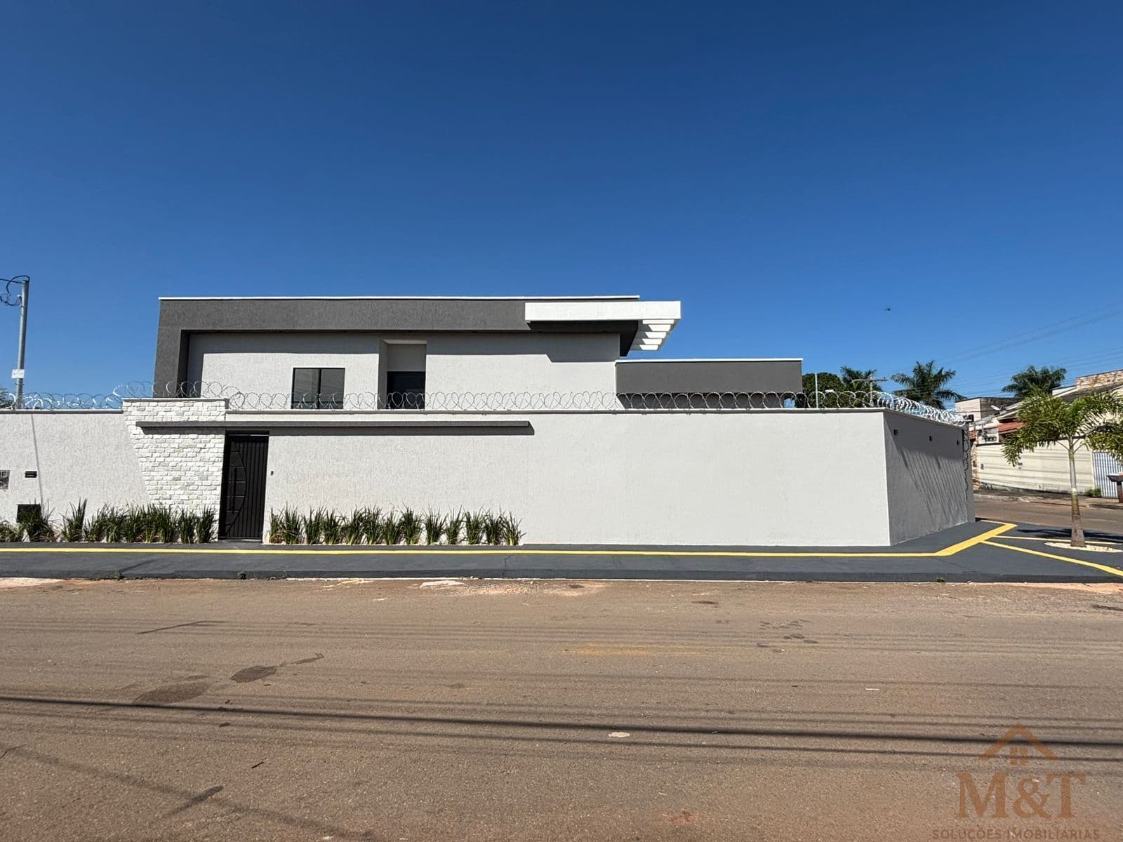 Casa de 3 suítes no Residencial Canadá em Goiânia