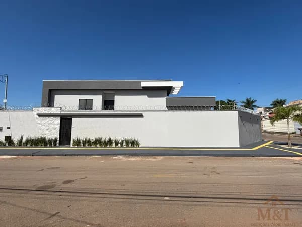 Casa de 3 suítes no Residencial Canadá em Goiânia