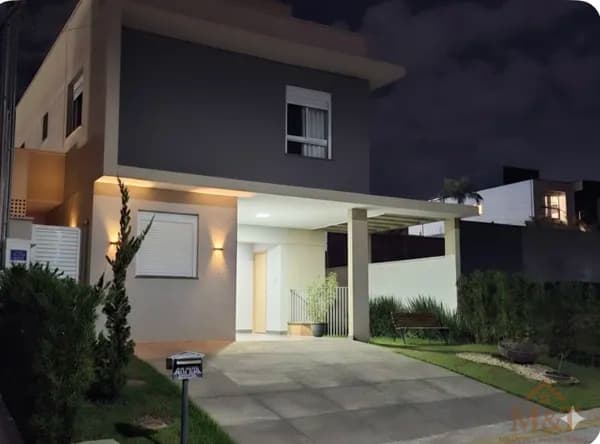 Casa com 4 quartos sendo 3 suítes no Jardins Parma