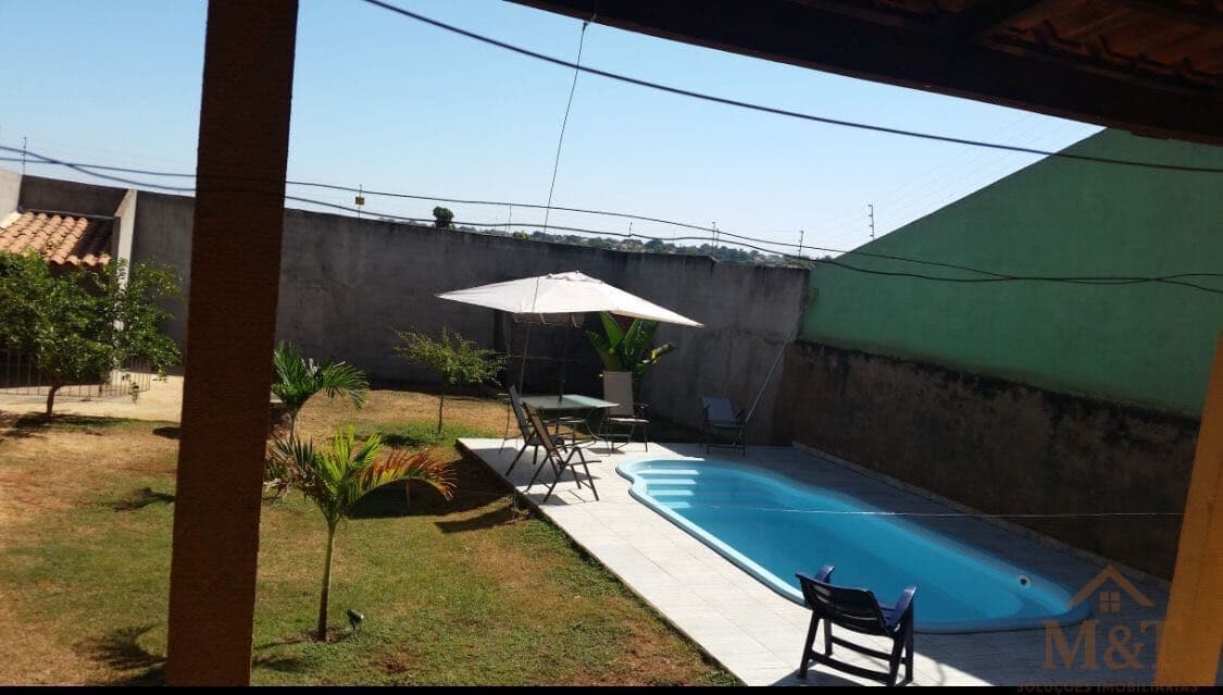 Casa 3 quartos com piscina e amplo quintal no Setor Bairro Itapuã