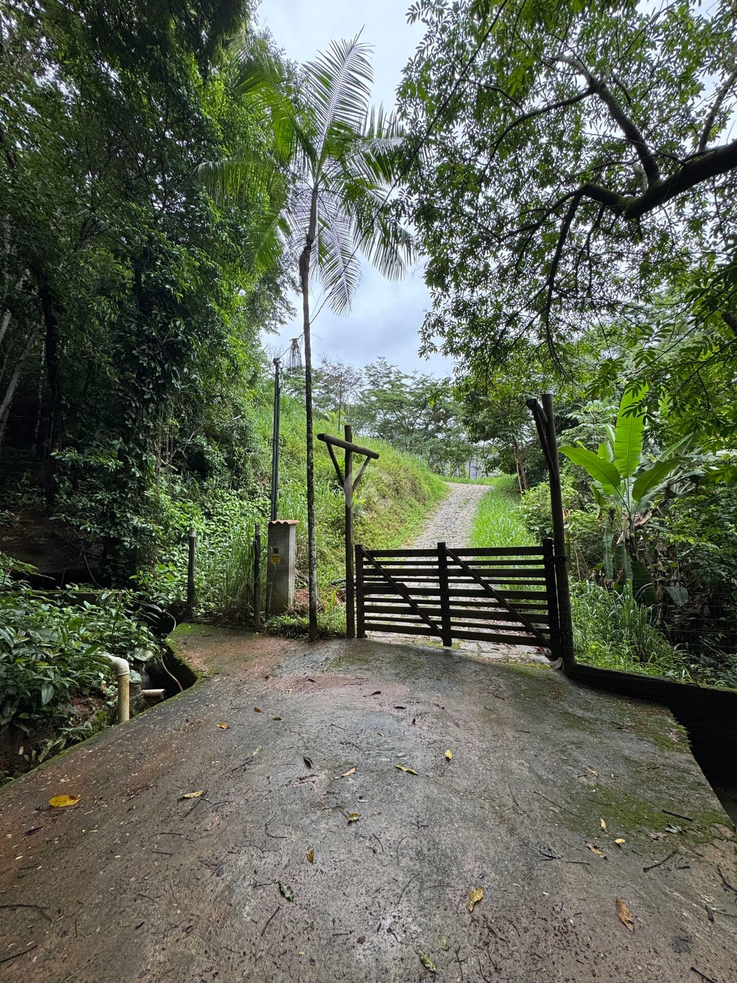 SÍTIO EM IPATINGA/ Pedra Branca
