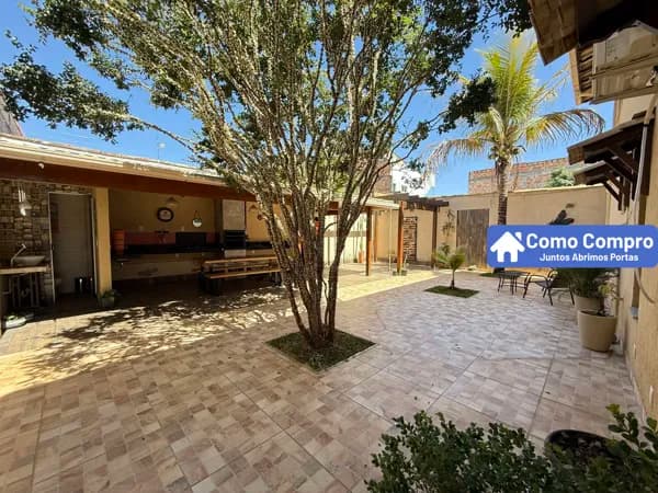Casa a venda com três quartos suíte espaço gourmet quatro vagas