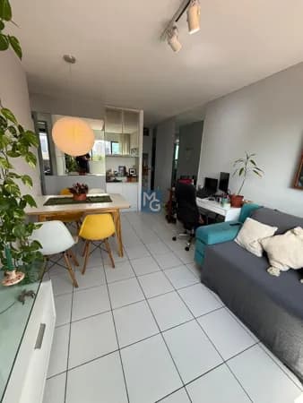 vendo imovel na torre com 2 quartos