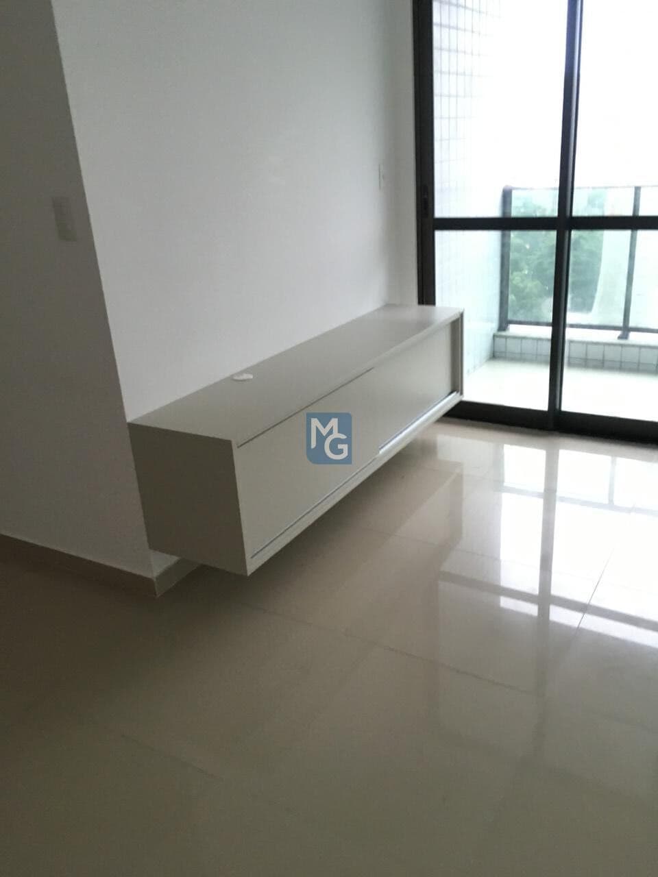VENDO STUDIO NO ESPINHEIRO 2 QTOS + 1 SUÍTE - R$ 530 MIL