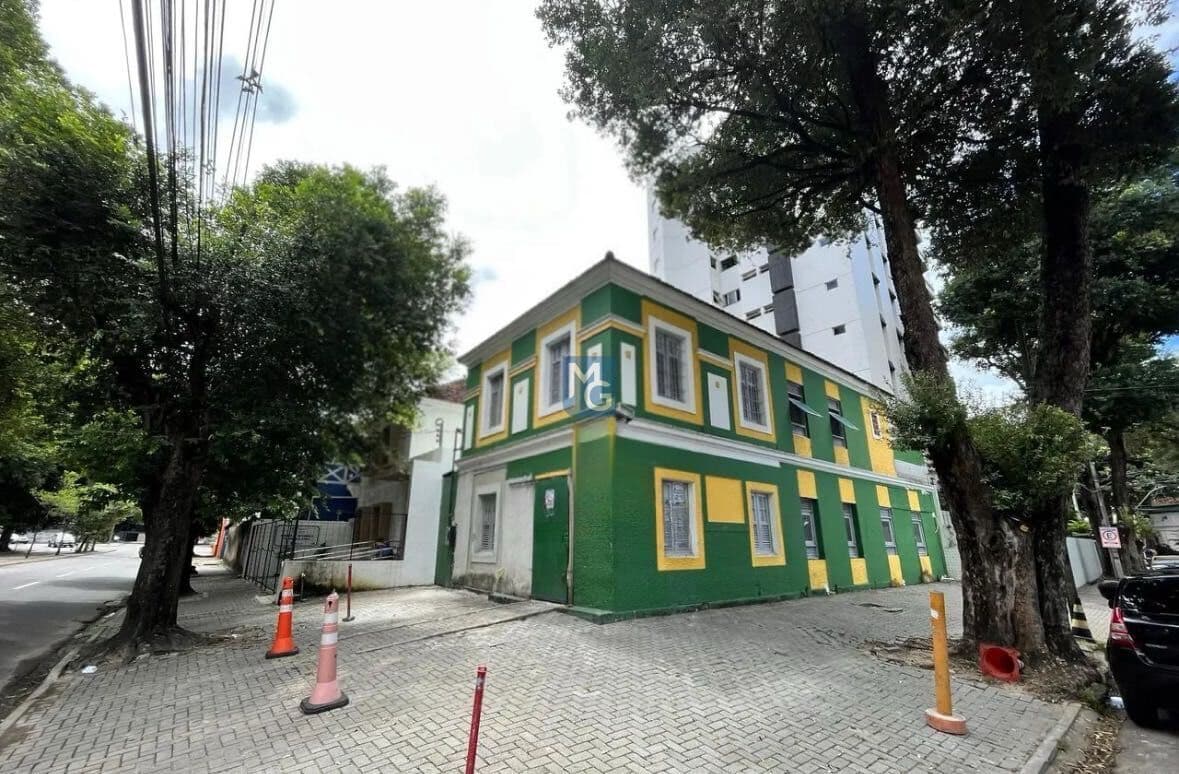 Casa Comercial à Venda no Derby