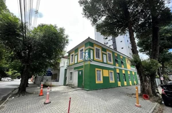 Casa Comercial à Venda no Derby