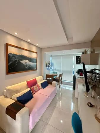 Apartamento em Casa Amarela