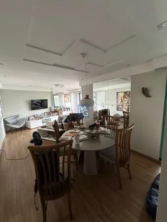 Aluguel em casa amarela