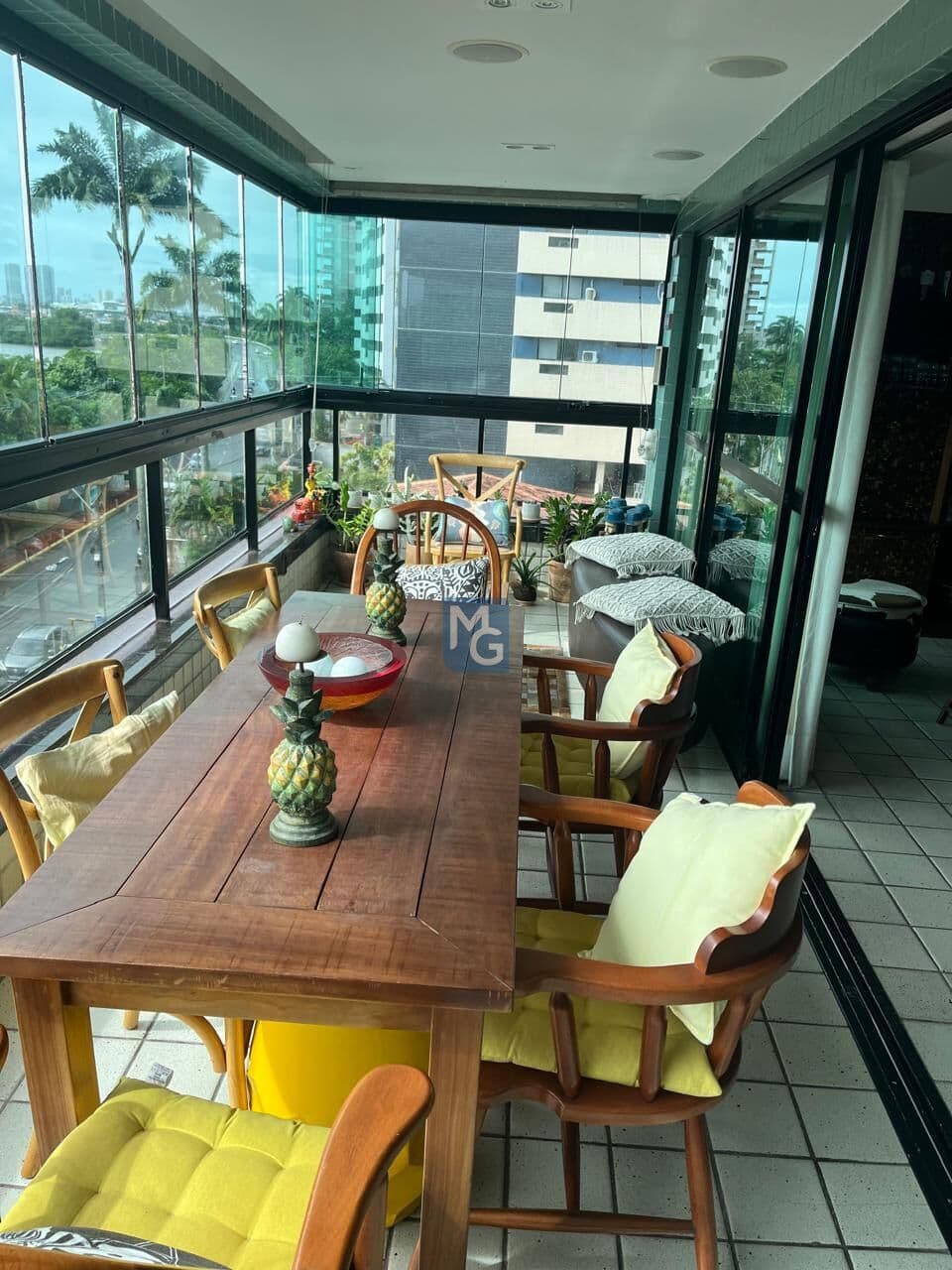 Apartamento Alto Padrão 4 Quartos na Ilha do Retiro