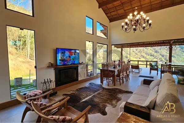 Casa no Condomínio Pouso das Maitacas com 4 suítes, 290 m² - Secretário, Petrópolis/RJ