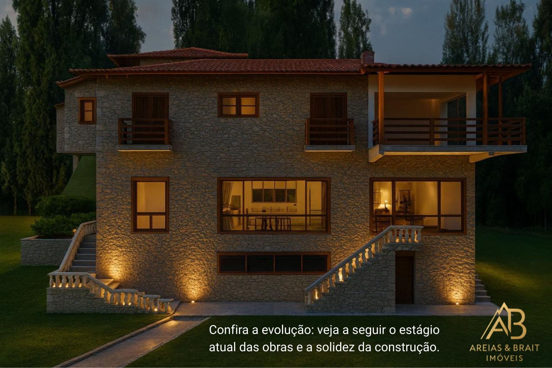 Casa à Venda no Jardim Itaipava com 4 quartos, sendo 2 suítes - Petrópolis, RJ