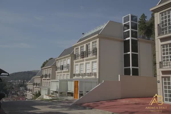 Casa Contemporânea de Alto Padrão em Condomínio Fechado - Valparaíso