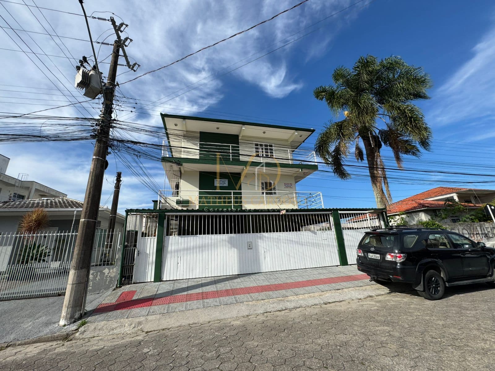 Prédio Residencial com 14 apartamentos em Passa Vinte, Palhoça/SC